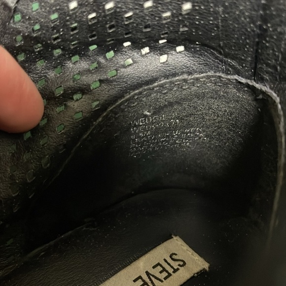 Steven Madden Wedgie-P Black Suede Zip Up Sneakers Size 8.5 - Picture 9 of 9